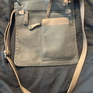 Shiraleah Chicago Vegan Leather Gray and Tan Crossbody Bag with Tan Wristlet